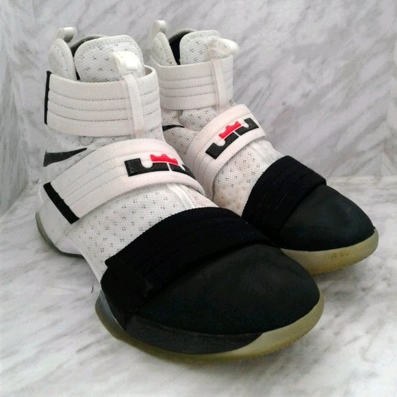 Nike LEBRON SOLDIER 10 SFG king James Black Toe - Picture 2 of 7